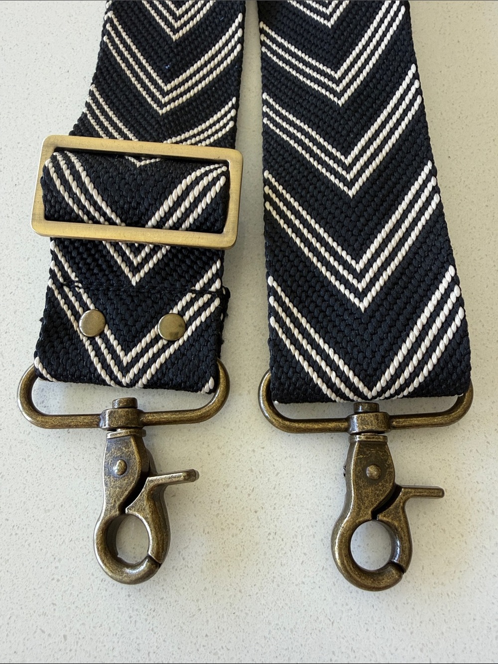 Parker Thatch Black & White Chevron Adjustable Bag Strap. NWOT - Picture 2 of 2